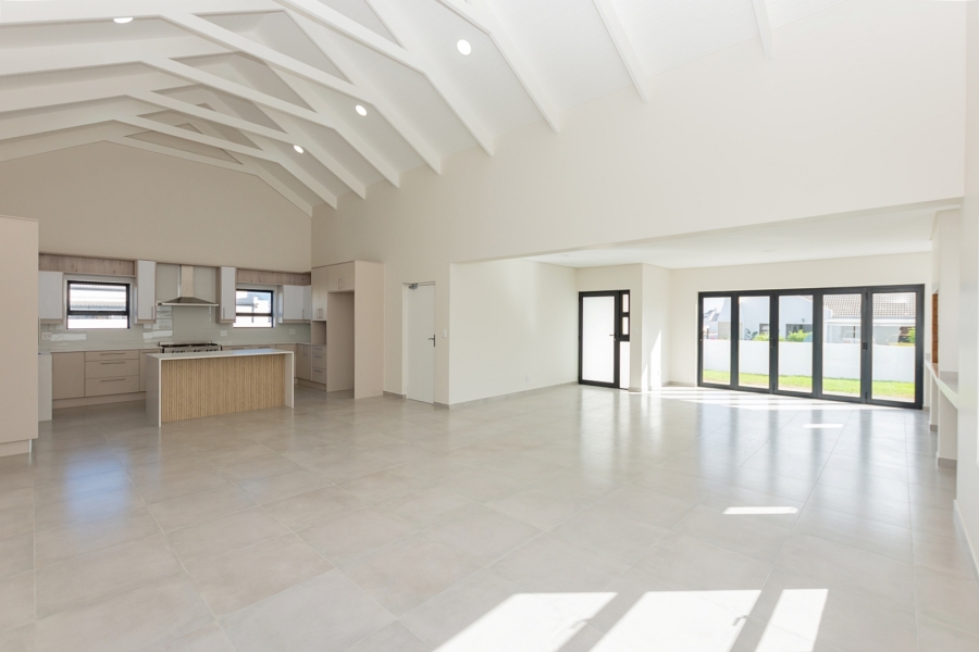 3 Bedroom Property for Sale in Brittania Beach Estate Western Cape